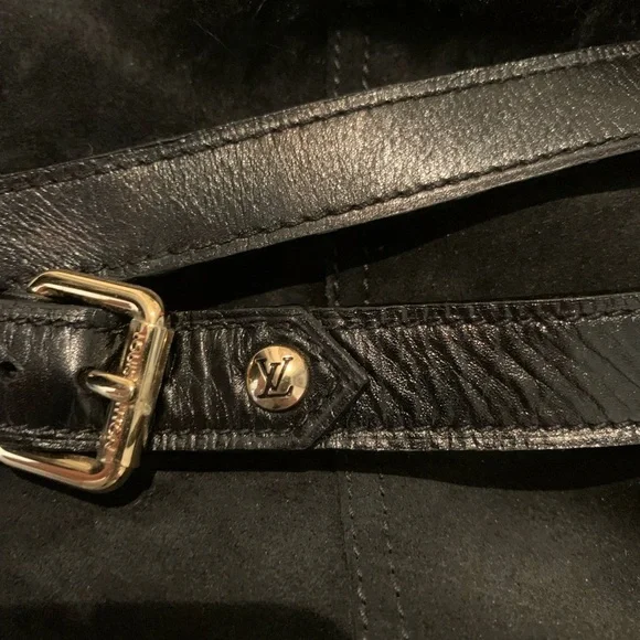 Louis Vuitton women shearling suede boots black - Picture 9 of 11